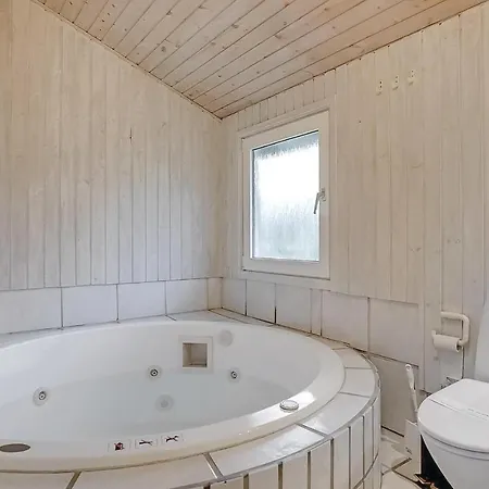 Сasa de vacaciones Four Bedroom Holiday In Sydals